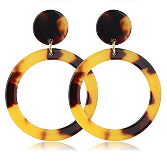 Layered in Love Jewelry - Dark Tortoise Resin Circle Dangle Earrings